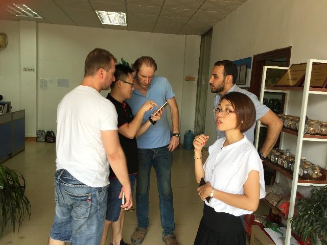 1er août 2017, Egypte Client visite notre brûleur de biomasse dans notre usine